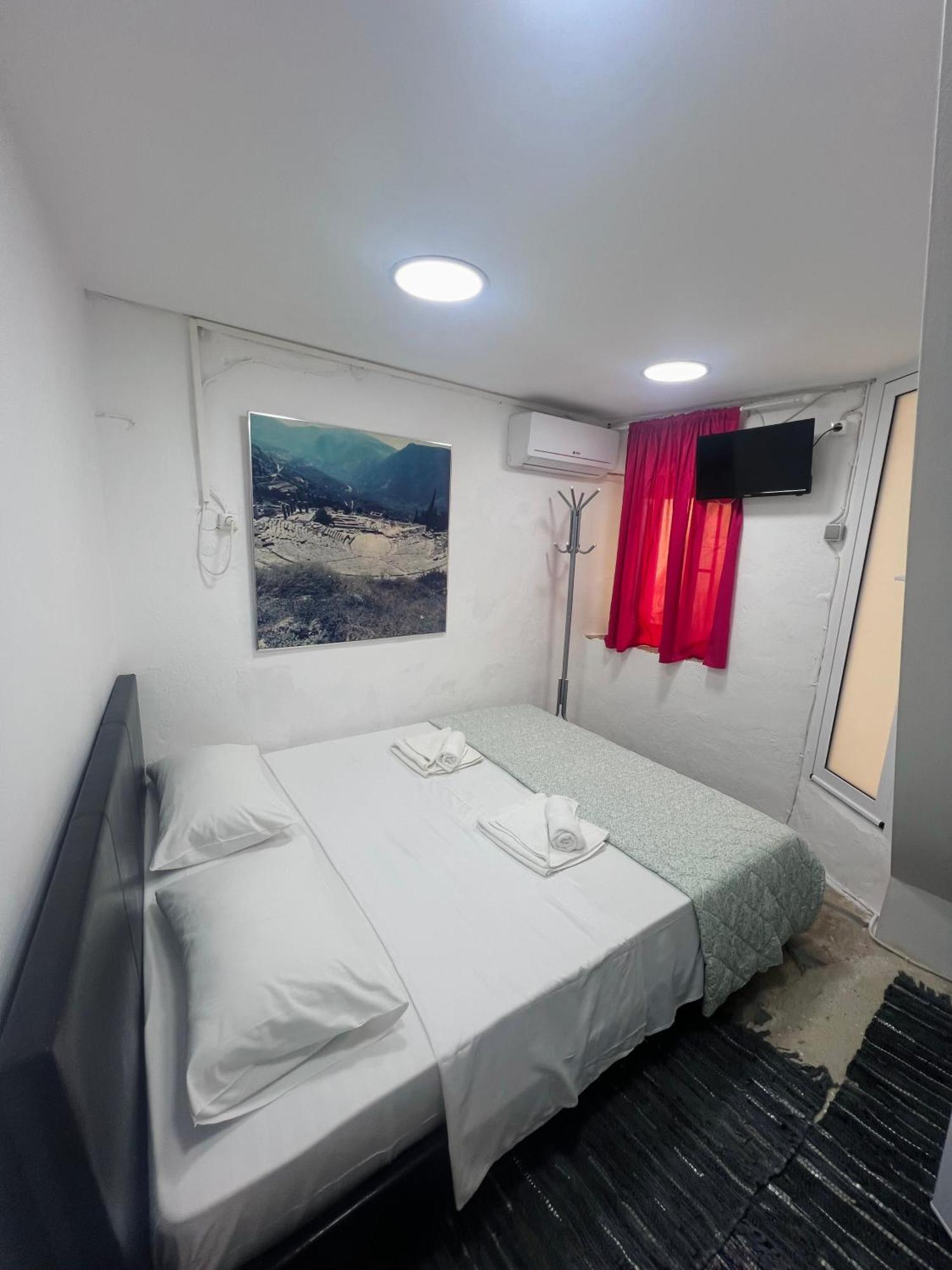 Tolos Budget Rooms Loggos Longos  Bilik gambar